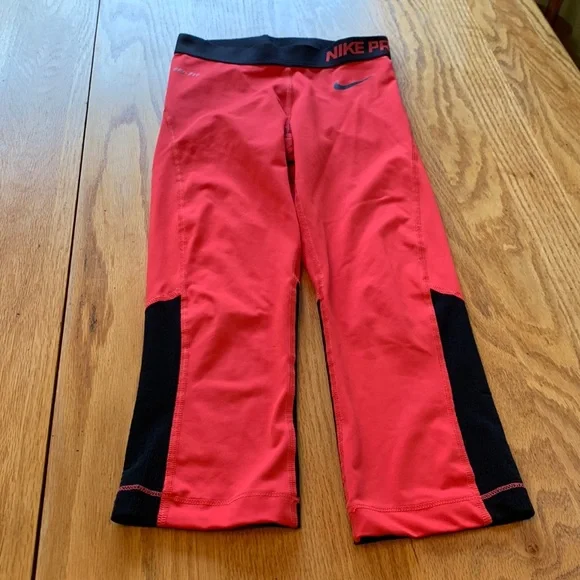Nike Girls Capri Leggings - Picture 1 of 6